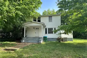 140 E Carroll Ave, Denton, NC 27239 - Photo 1