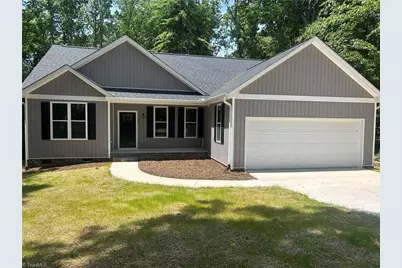 530 Oakwood Circle, Lexington, NC 27295 - Photo 1