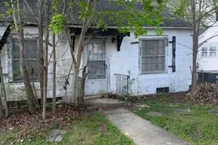 107 Pine St, Thomasville, NC 27360 - Photo 1