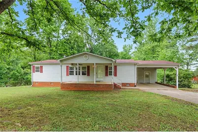 194 W 3rd Street, Denton, NC 27239 - Photo 1