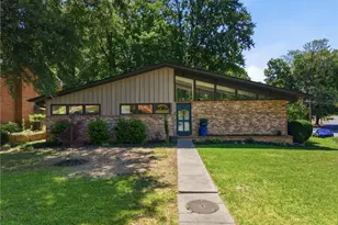 2607 Woodview Dr, Greensboro, NC 27408 - Photo 1