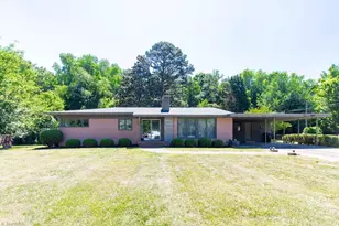 134 Maplewood Ave, Thomasville, NC 27360 - Photo 1