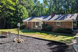 115 Forest Park Dr, Thomasville, NC 27360 - Photo 1