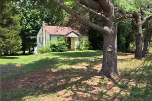 3713 Country Club Rd, Winston-Salem, NC 27104 - Photo 1