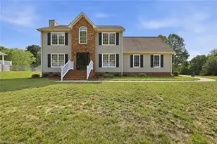 1105 Deerfield Dr, Reidsville, NC 27320 - Photo 1