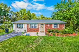 2421 Sandy Ct, Kernersville, NC 27284 - Photo 1