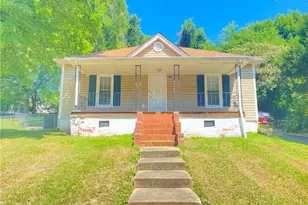 957 Harris St, Eden, NC 27288 - Photo 1