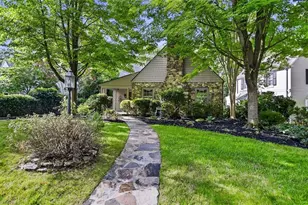 1732 Meadowbrook Dr, Winston-Salem, NC 27104 - Photo 1