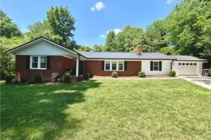 222 Westover Dr, Lexington, NC 27292 - Photo 1