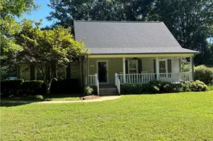 301 Shadowood Dr, Reidsville, NC 27320 - Photo 1