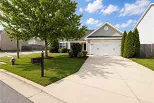 2801 Quail Oaks Dr, Greensboro, NC 27405 - Photo 1