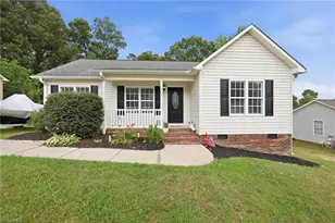 715 Dillon St, Thomasville, NC 27360 - Photo 1