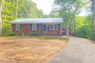 1045 Haywood St, Eden, NC 27288 - Photo 1