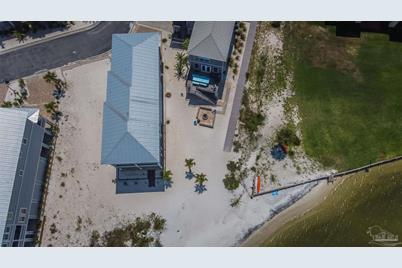 1498 Seaside Cir, Navarre Beach, FL 32566 - Photo 9