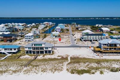 8212 Gulf Blvd, Navarre Beach, FL 32566 - Photo 9
