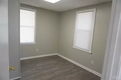 2709 N Davis Hwy, Pensacola, FL 32503 - Photo 9