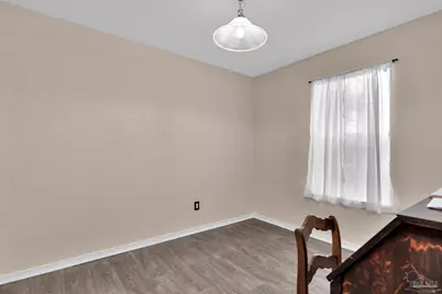 304 N E St, Pensacola, FL 32501 - Photo 9