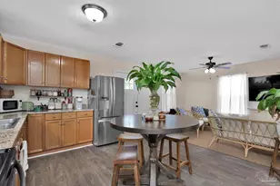 304 N E St, Pensacola, FL 32501 - Photo 5