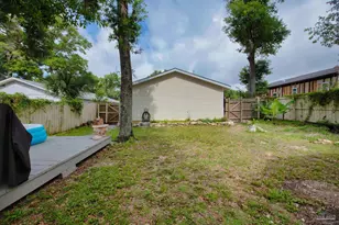 304 N E St, Pensacola, FL 32501 - Photo 13