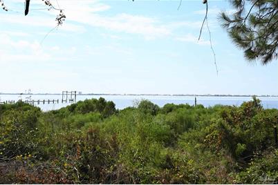 1726 Villa Vizcaya Dr, Navarre, FL 32566 - Photo 1