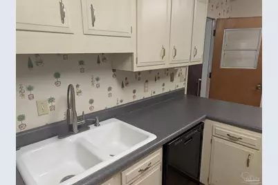 8271 Mobile Hwy, Pensacola, FL 32526 - Photo 21