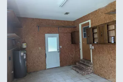 8271 Mobile Hwy, Pensacola, FL 32526 - Photo 37