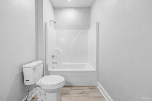 2318 W Lakeview Ave, Pensacola, FL 32505 - Photo 29