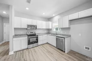 2318 W Lakeview Ave, Pensacola, FL 32505 - Photo 9