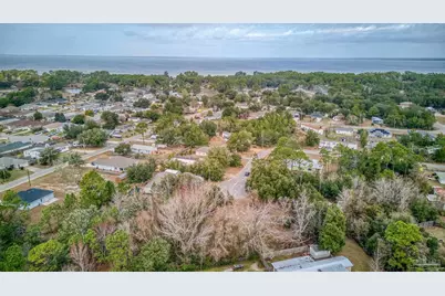 5609 Monument Ct, Gulf Breeze, FL 32563 - Photo 13