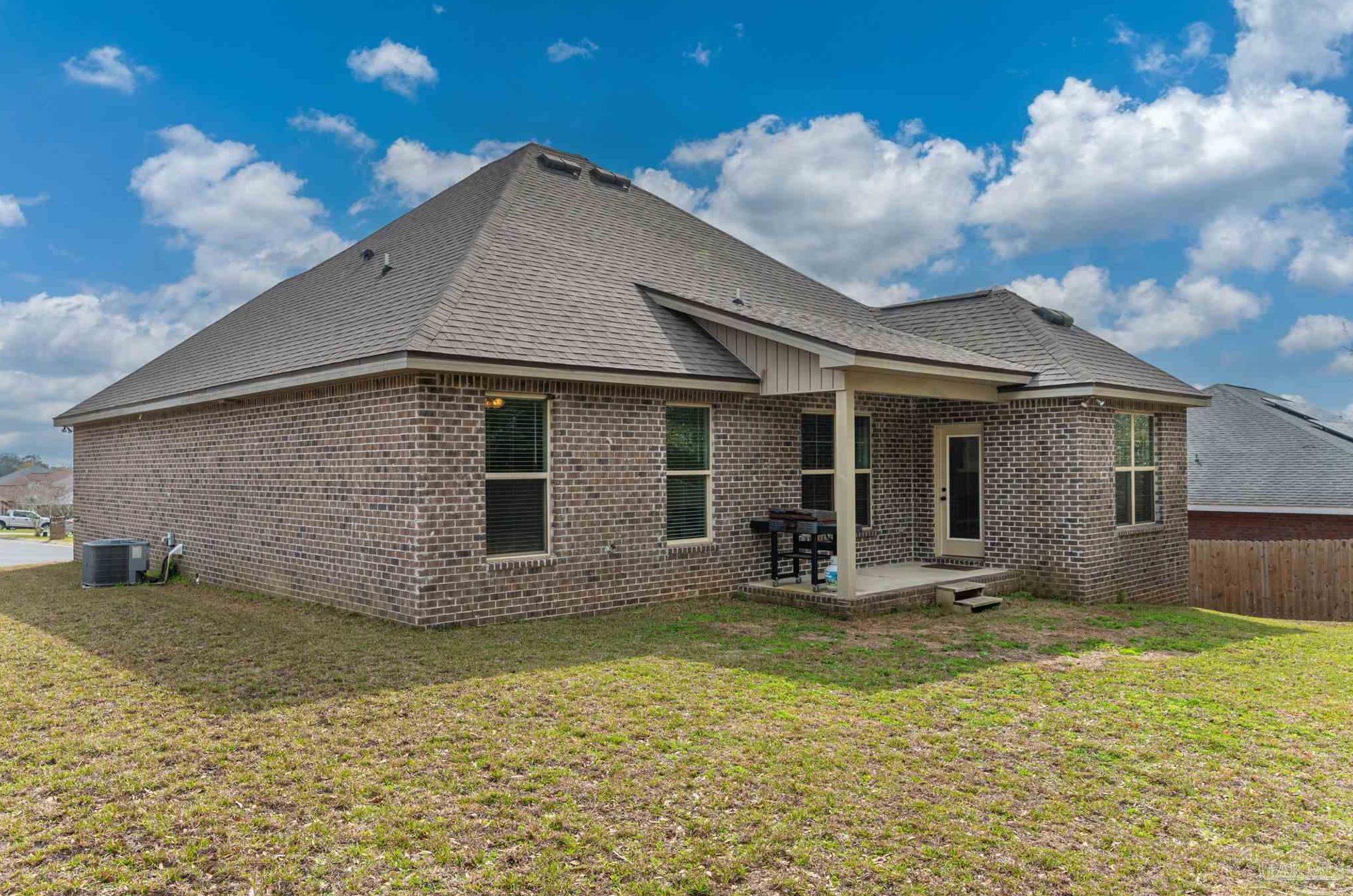 5787 Maggie Rose Cir, Milton FL  32570-2927 exterior