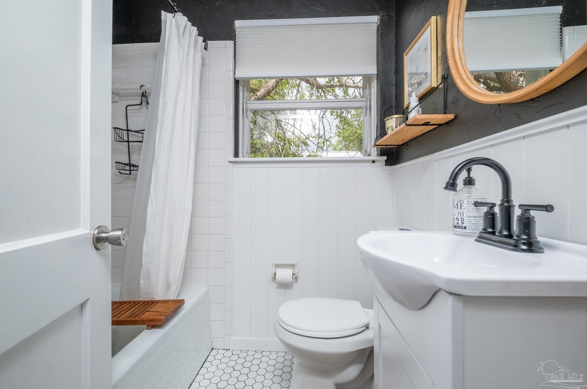 1915 Leonard St, Pensacola FL  32503-4867 exterior