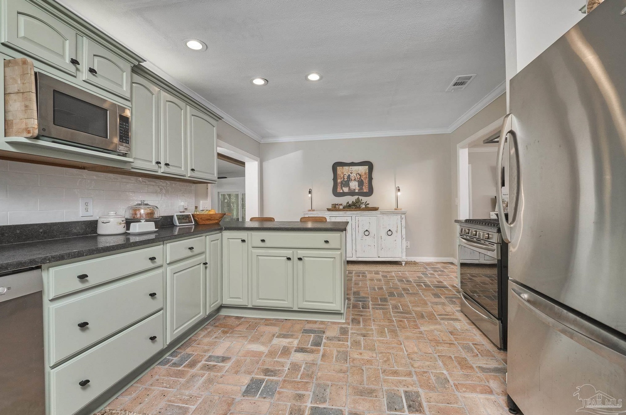 1915 Leonard St, Pensacola FL  32503-4867 exterior