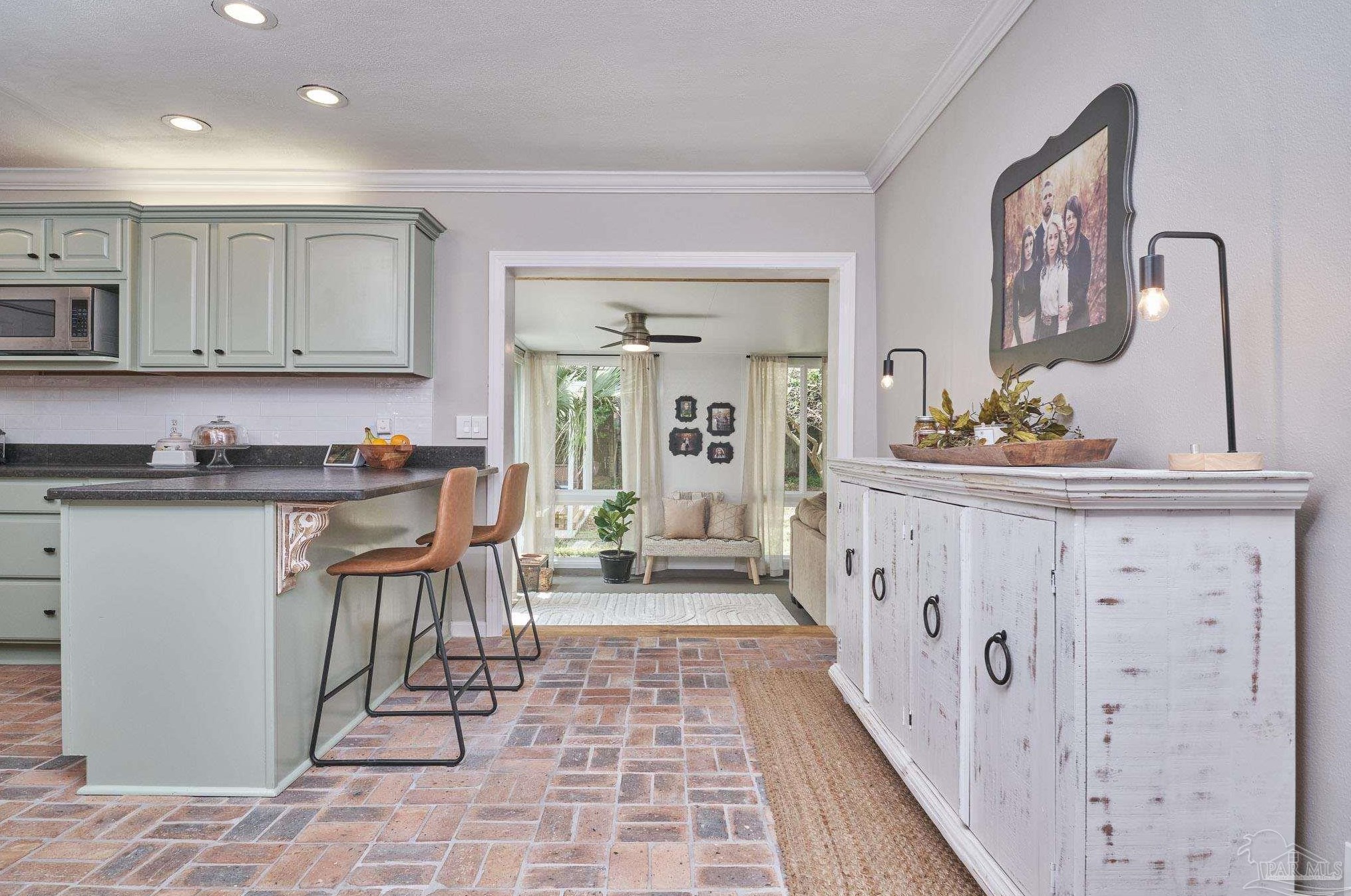 1915 Leonard St, Pensacola FL  32503-4867 exterior