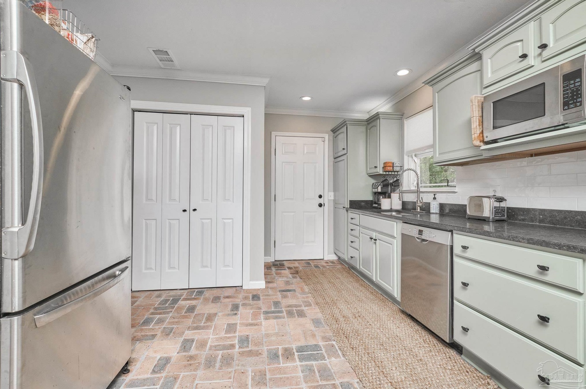 1915 Leonard St, Pensacola FL  32503-4867 exterior