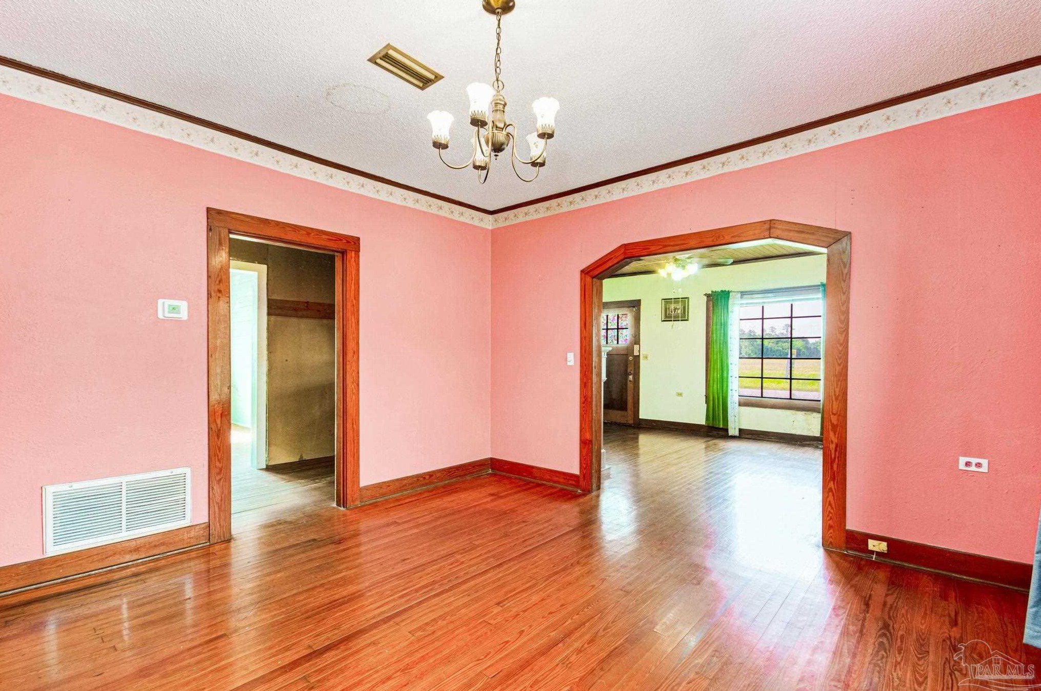 5001 Bellview Ave, Pensacola FL 32526-9437 exterior