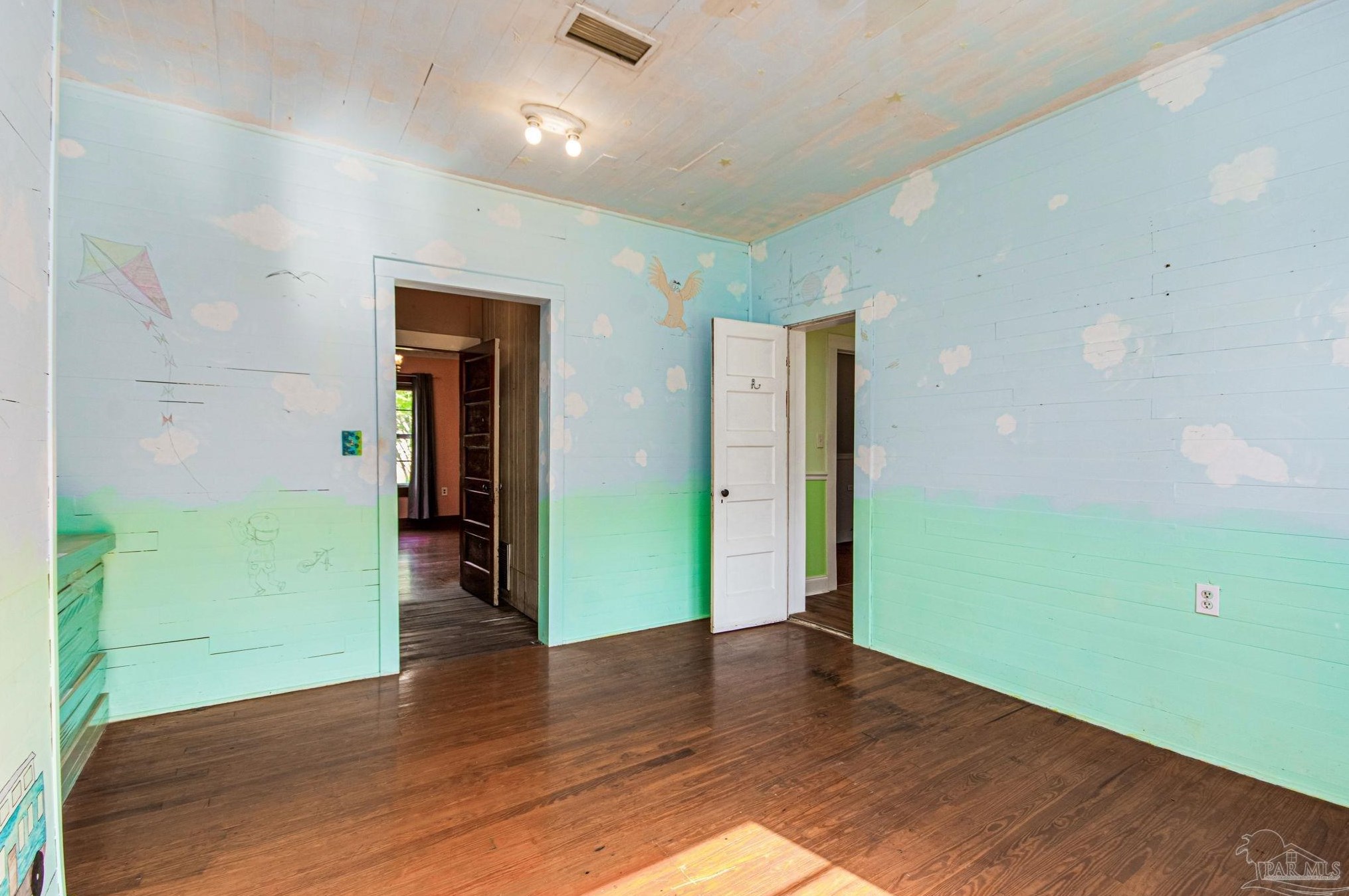 5001 Bellview Ave, Pensacola FL 32526-9437 exterior