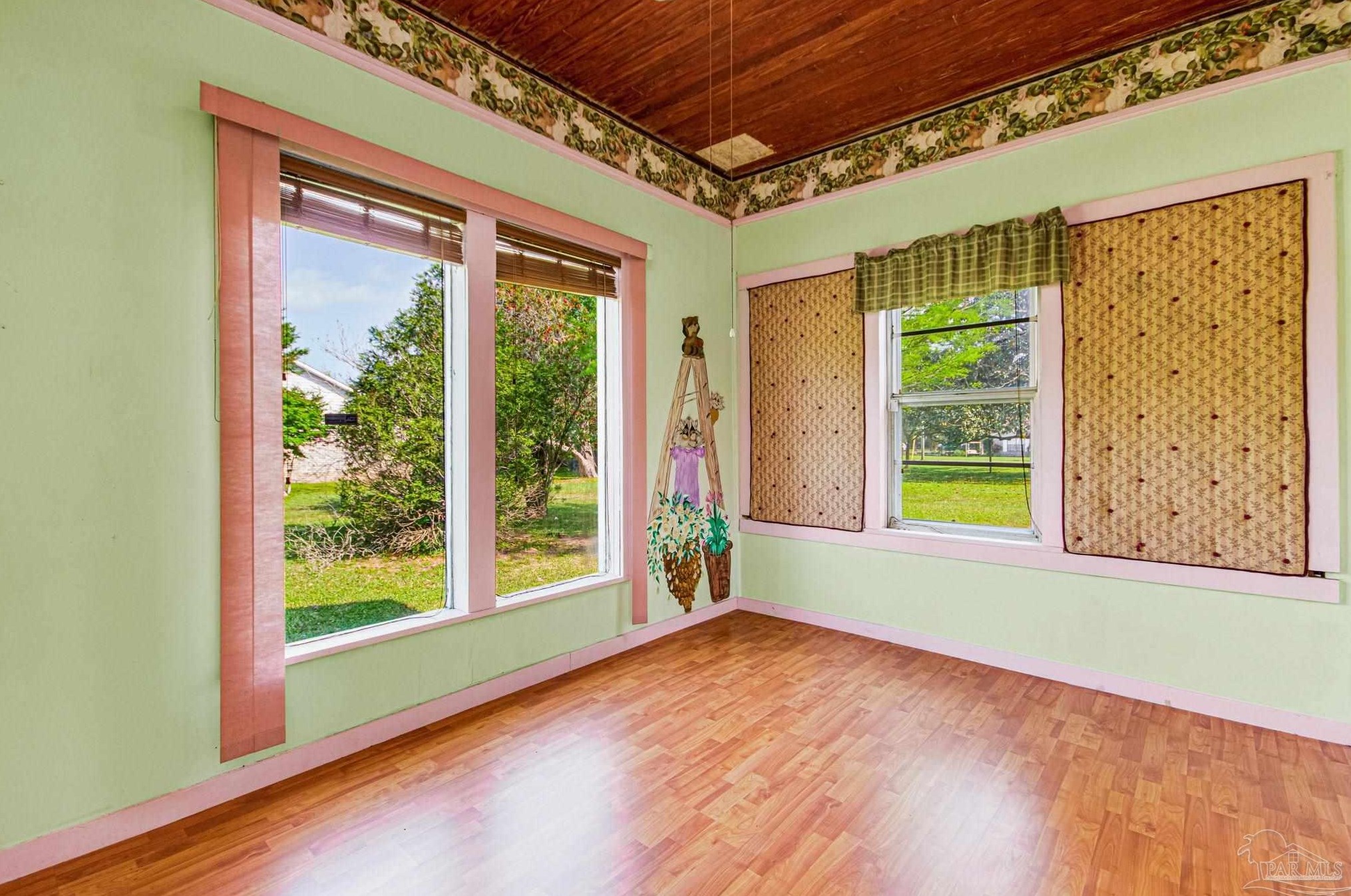 5001 Bellview Ave, Pensacola FL 32526-9437 exterior