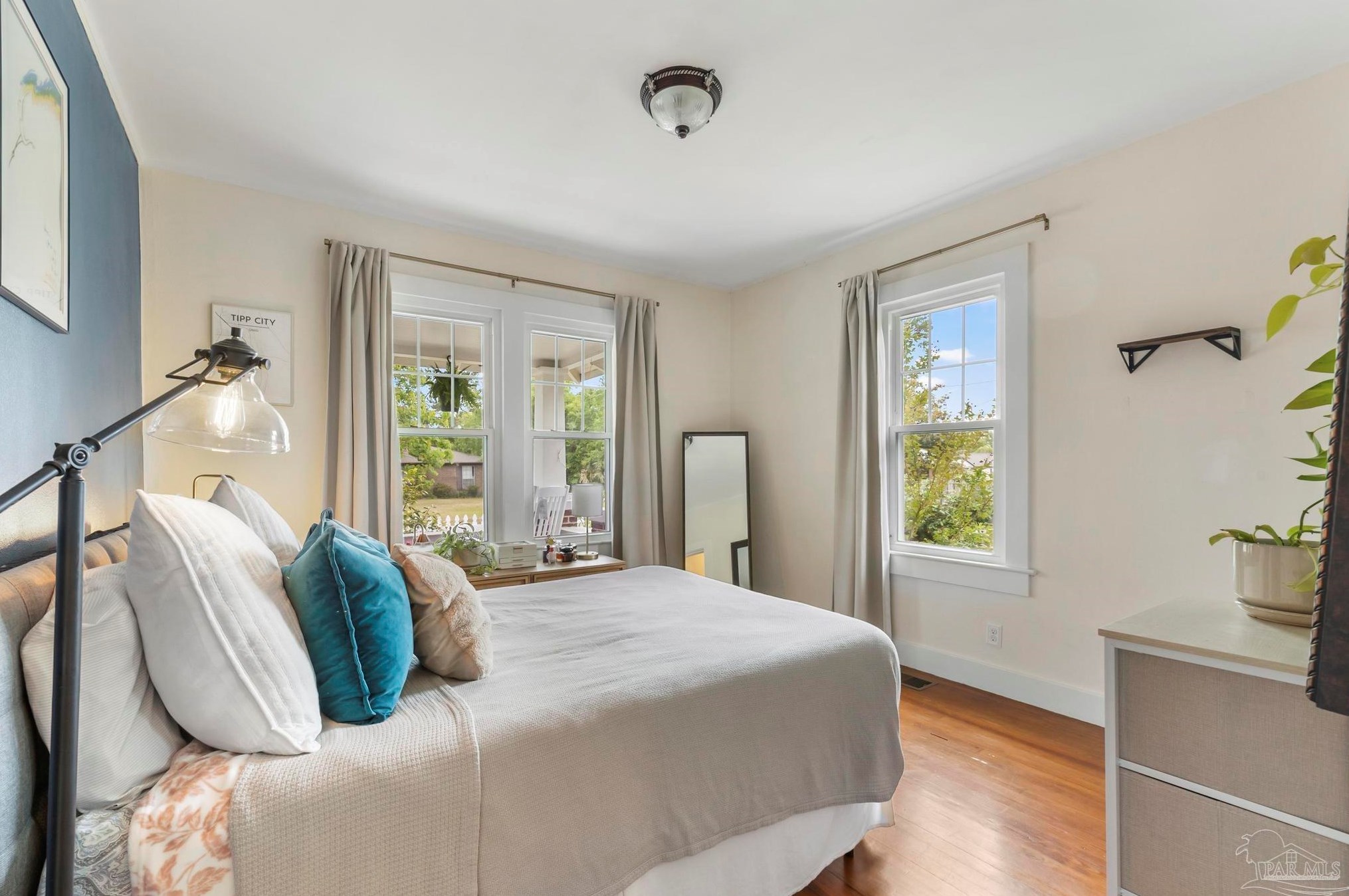 918 Hernandez St, Pensacola FL 32501-1933 exterior