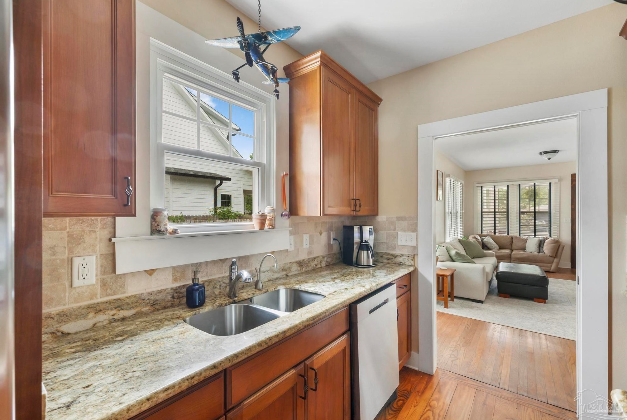 918 Hernandez St, Pensacola FL 32501-1933 exterior