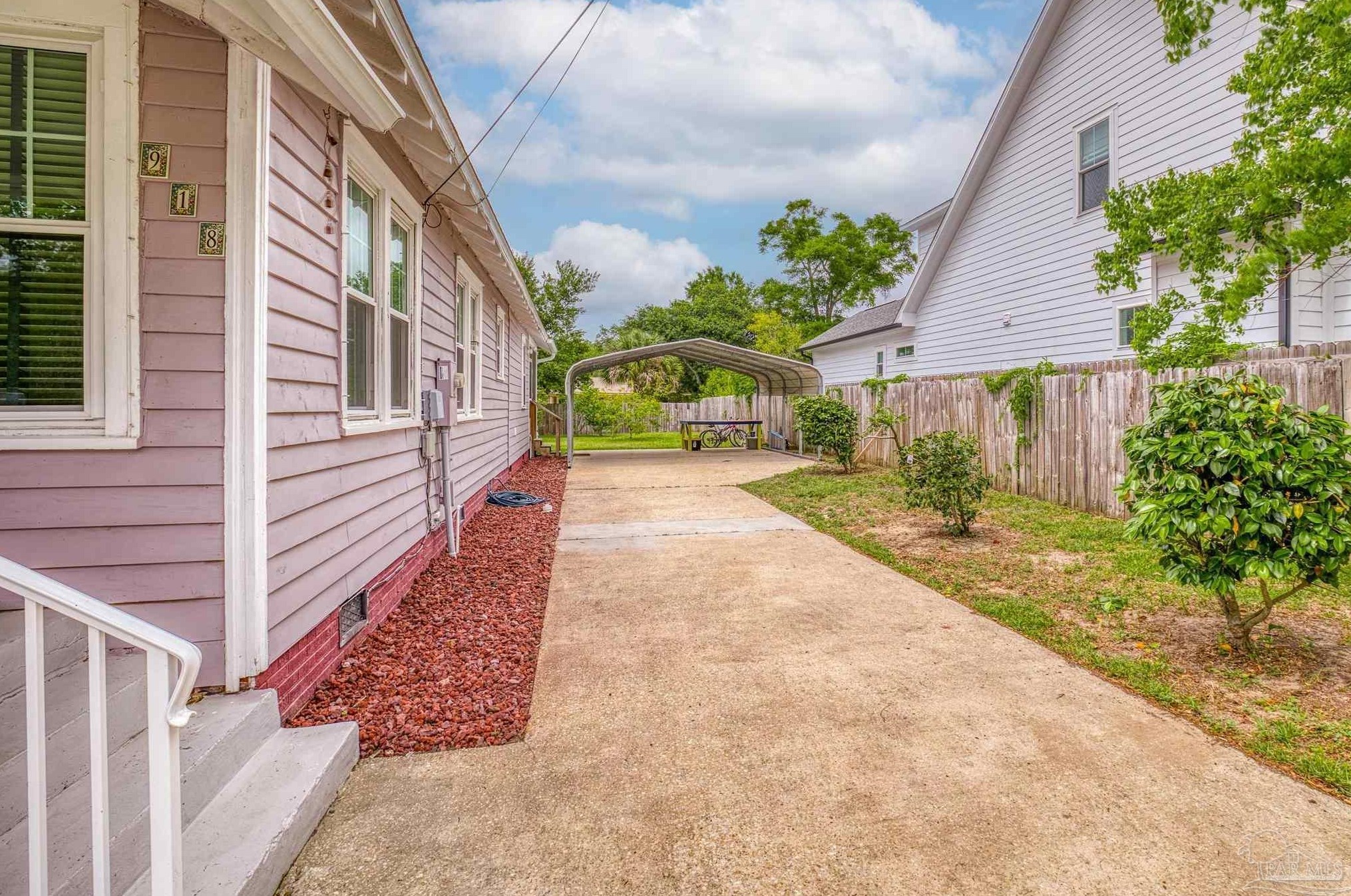 918 Hernandez St, Pensacola FL 32501-1933 exterior