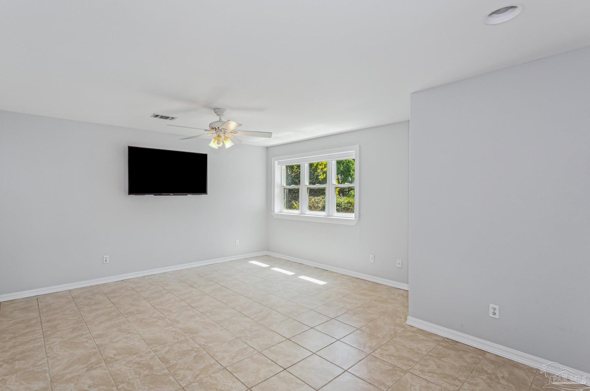 3829 Scenic Hwy, Pensacola FL  32504-9008 exterior