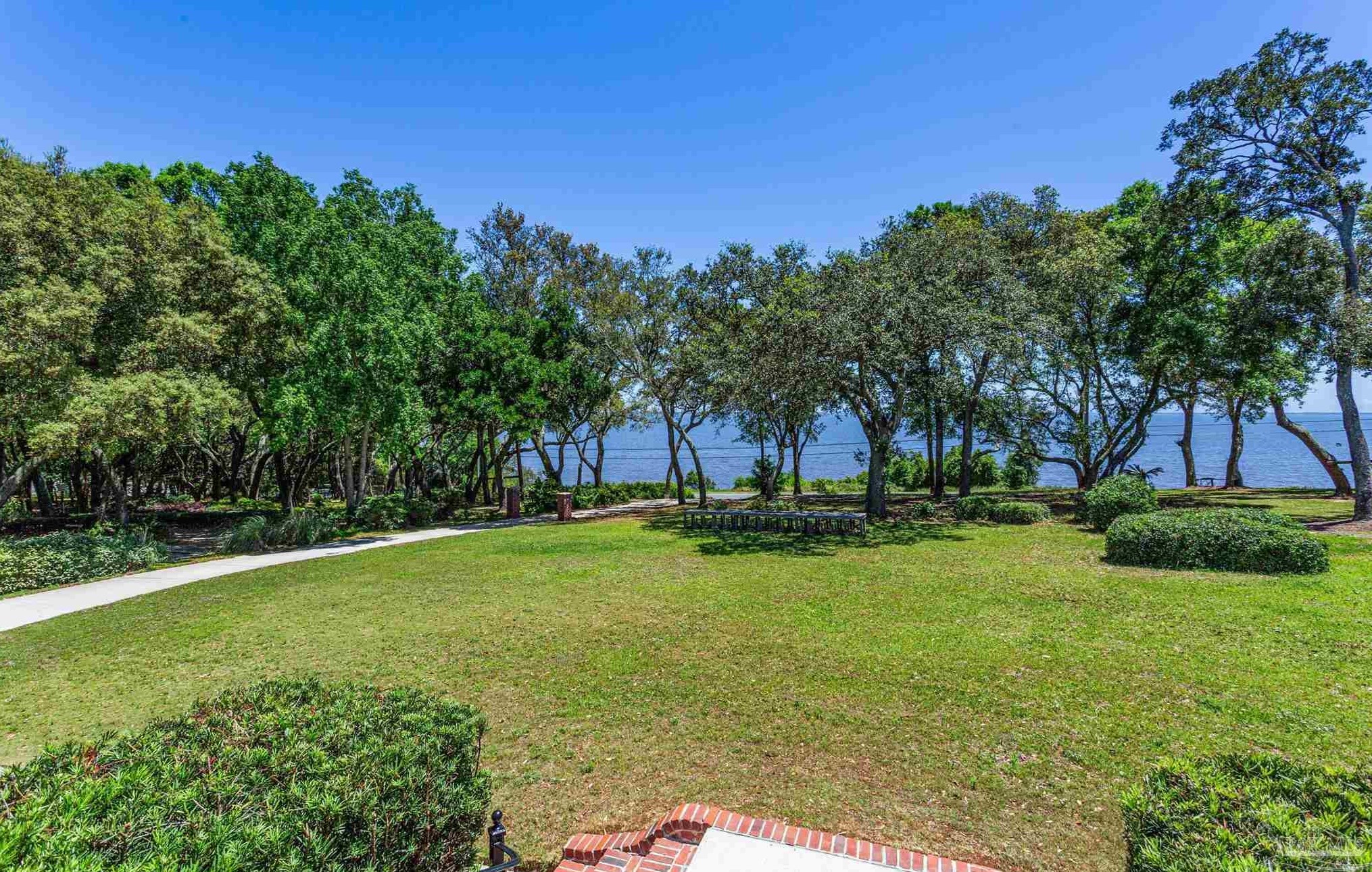 3829 Scenic Hwy, Pensacola FL  32504-9008 exterior