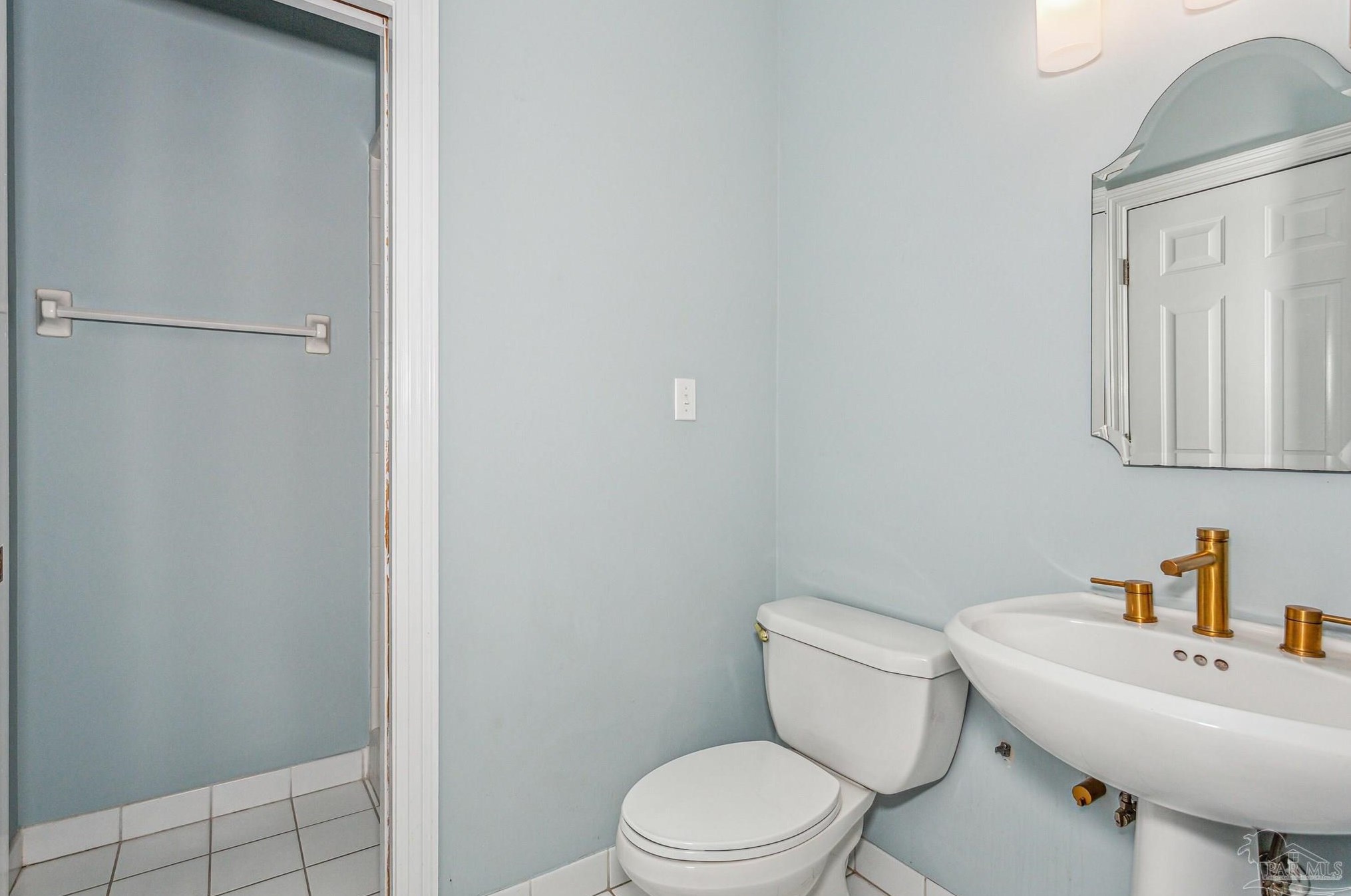 3829 Scenic Hwy, Pensacola FL  32504-9008 exterior