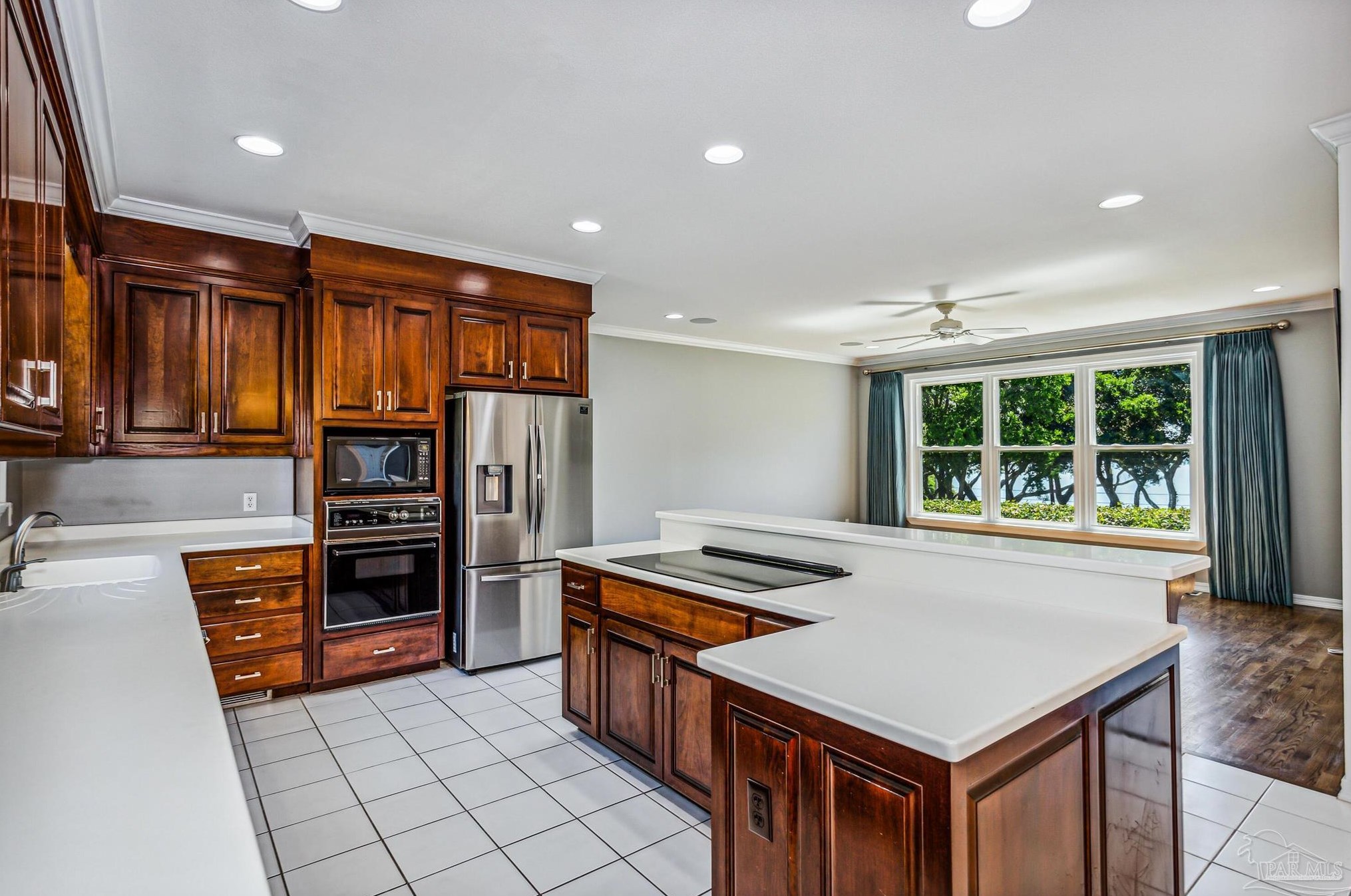 3829 Scenic Hwy, Pensacola FL  32504-9008 exterior