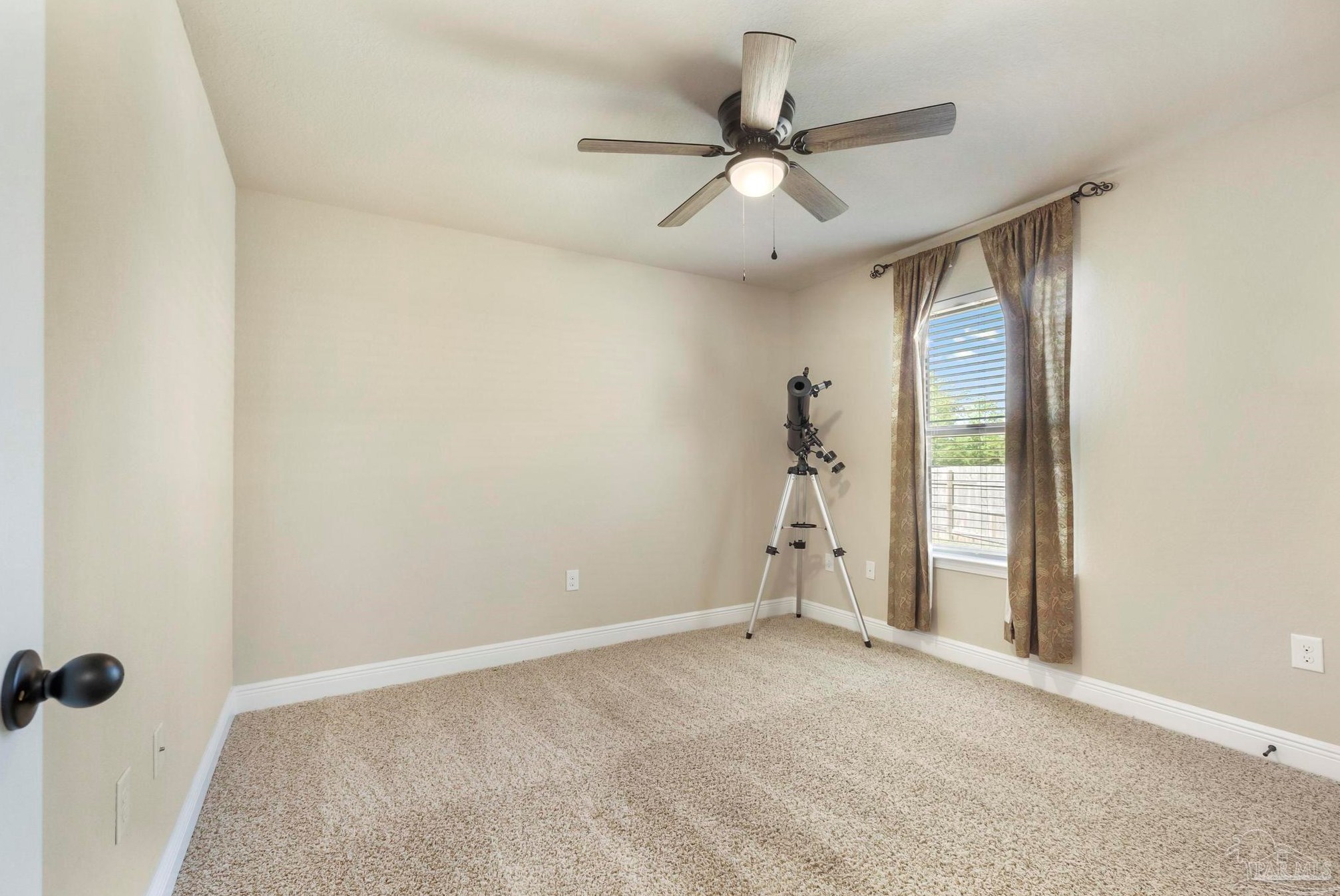 6102 Winchester Cir, Milton FL  32570-8914 exterior