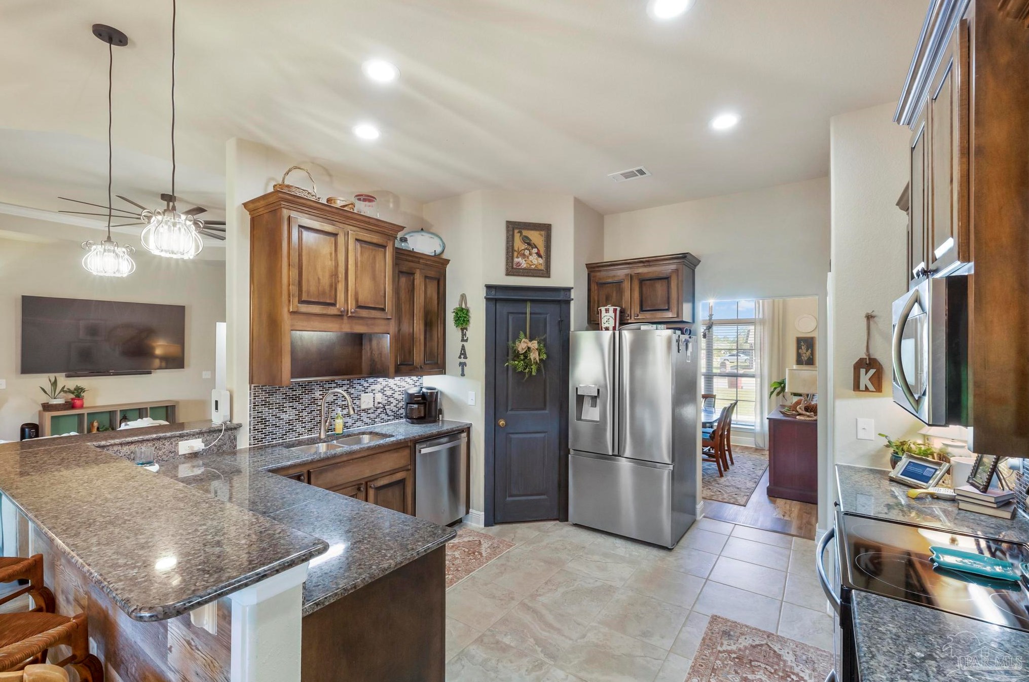 6102 Winchester Cir, Milton FL  32570-8914 exterior