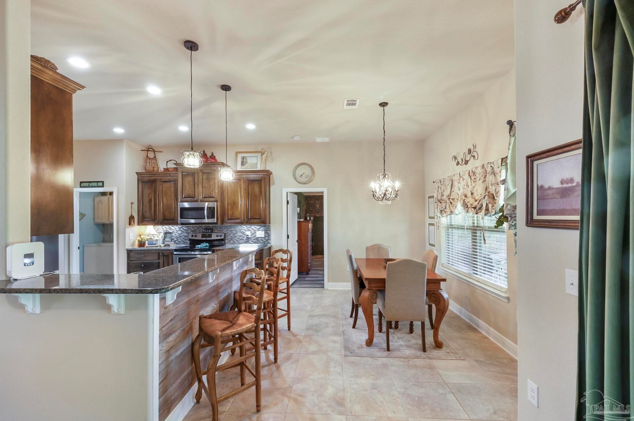 6102 Winchester Cir, Milton FL  32570-8914 exterior