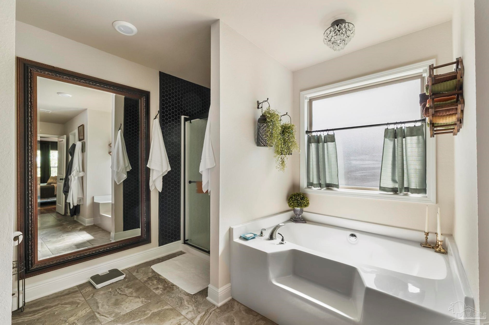 6102 Winchester Cir, Milton FL  32570-8914 exterior