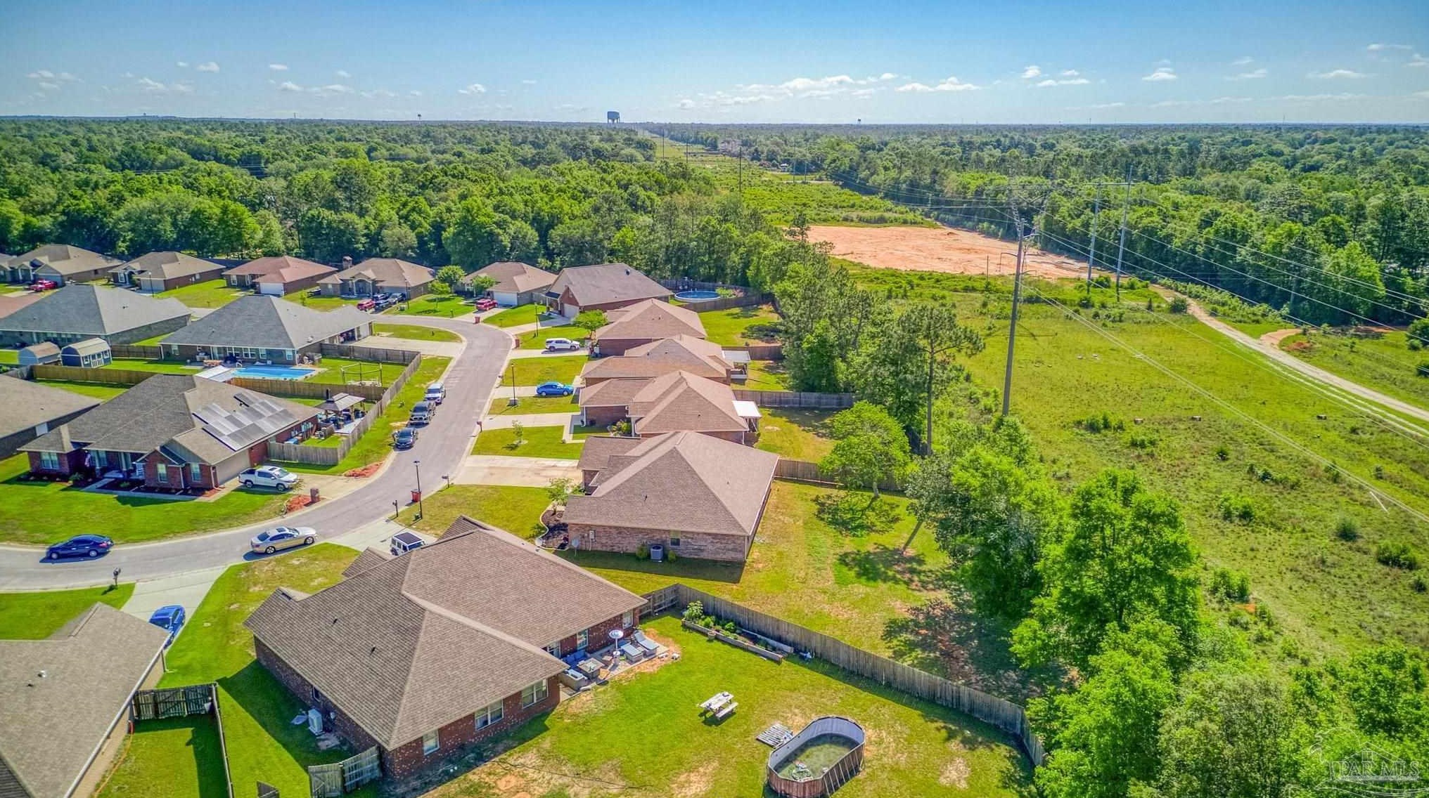 6102 Winchester Cir, Milton FL  32570-8914 exterior