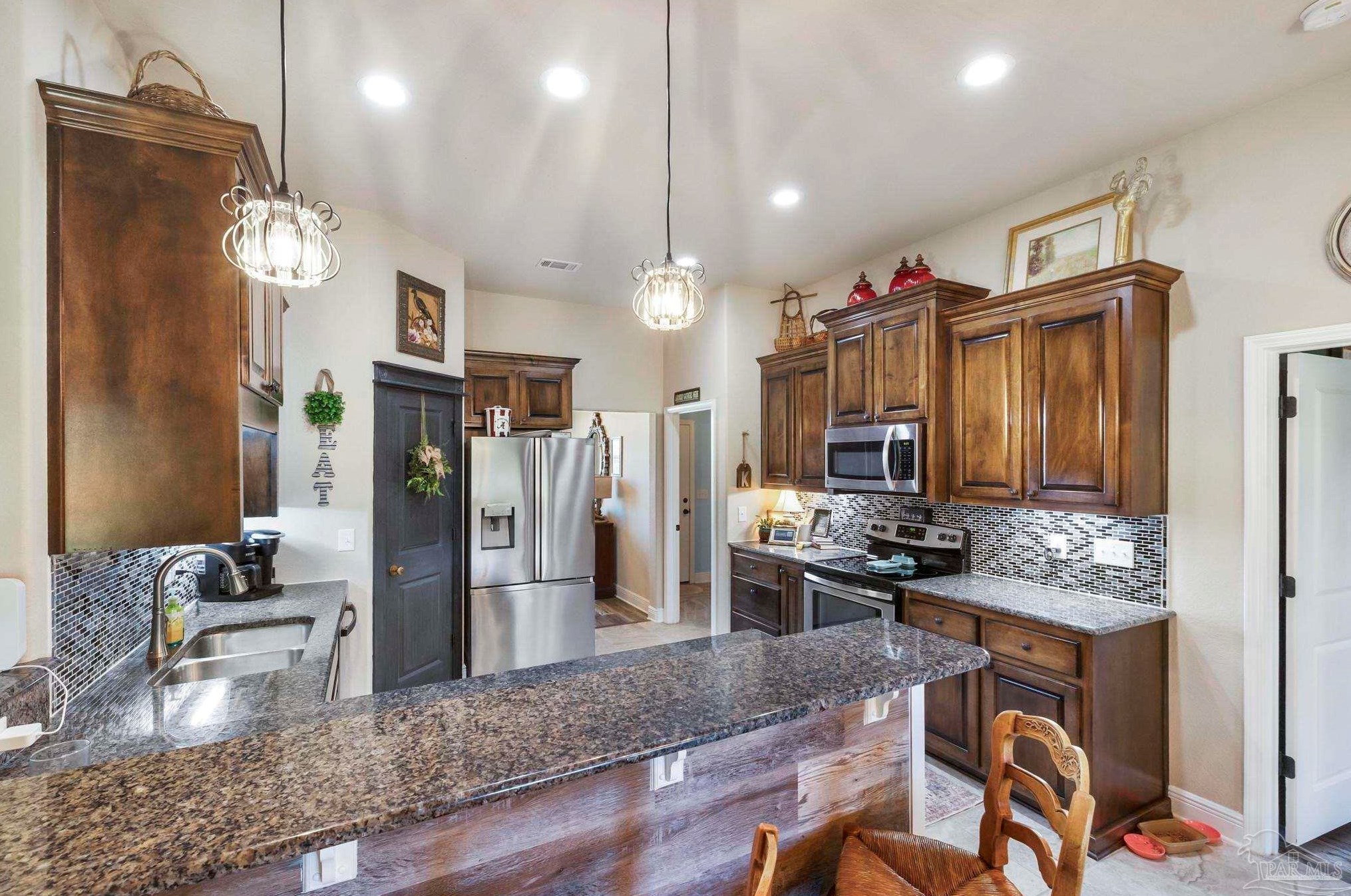 6102 Winchester Cir, Milton FL  32570-8914 exterior